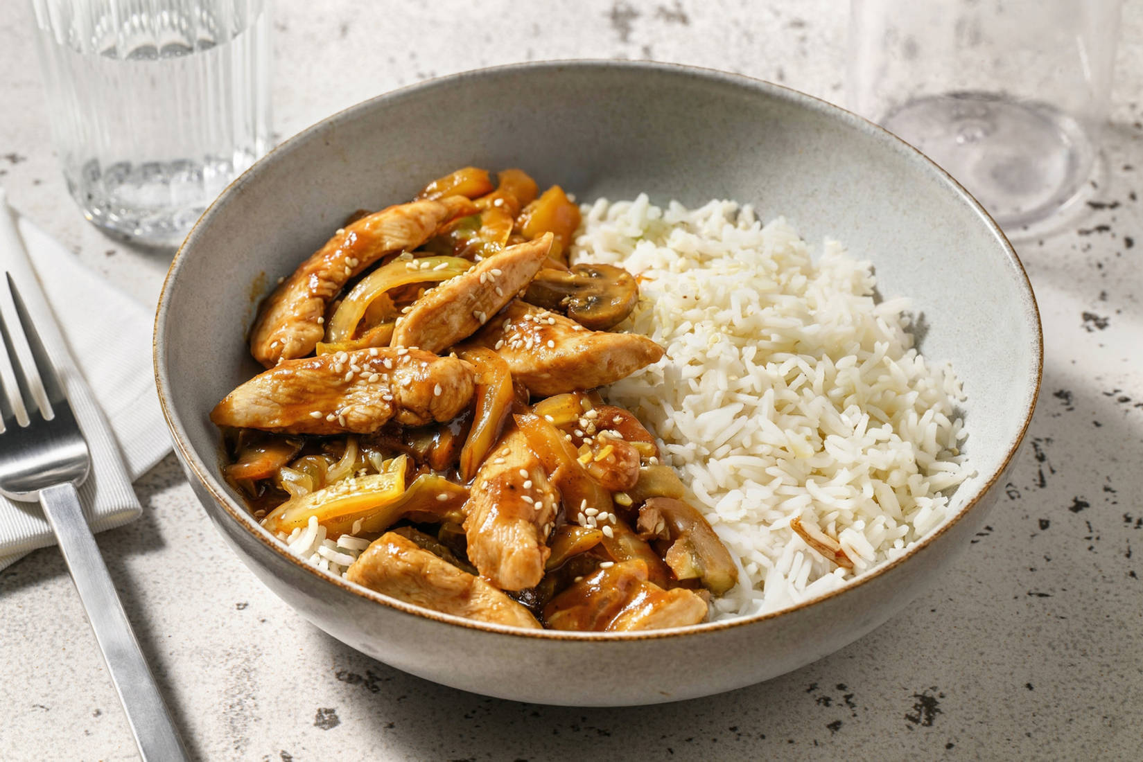 Stir fry : poulet & légumes au sésame