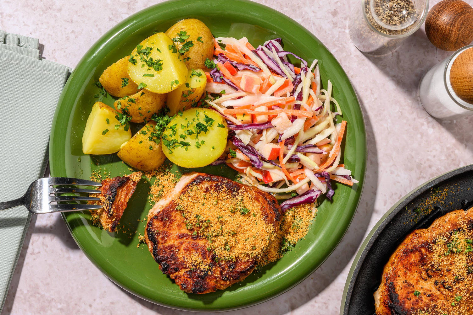 Schweineschnitzel mit Knusperbrösel-Topping