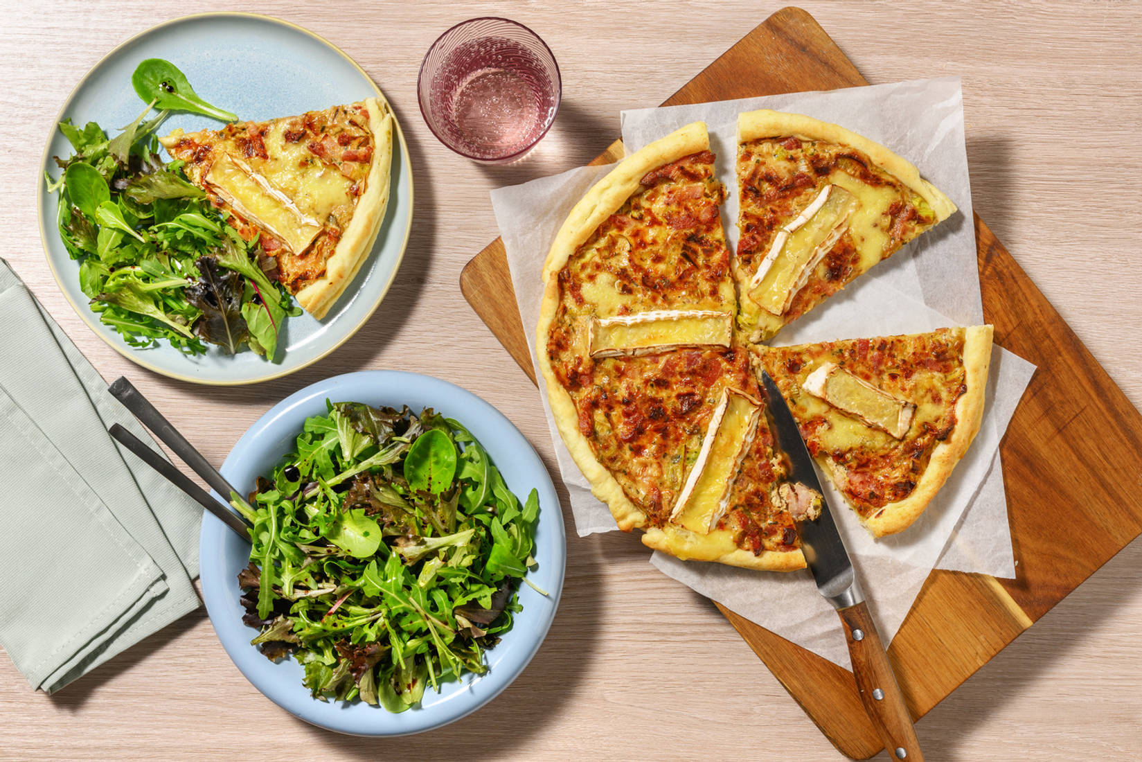 Tarte rustique camembert & lardons