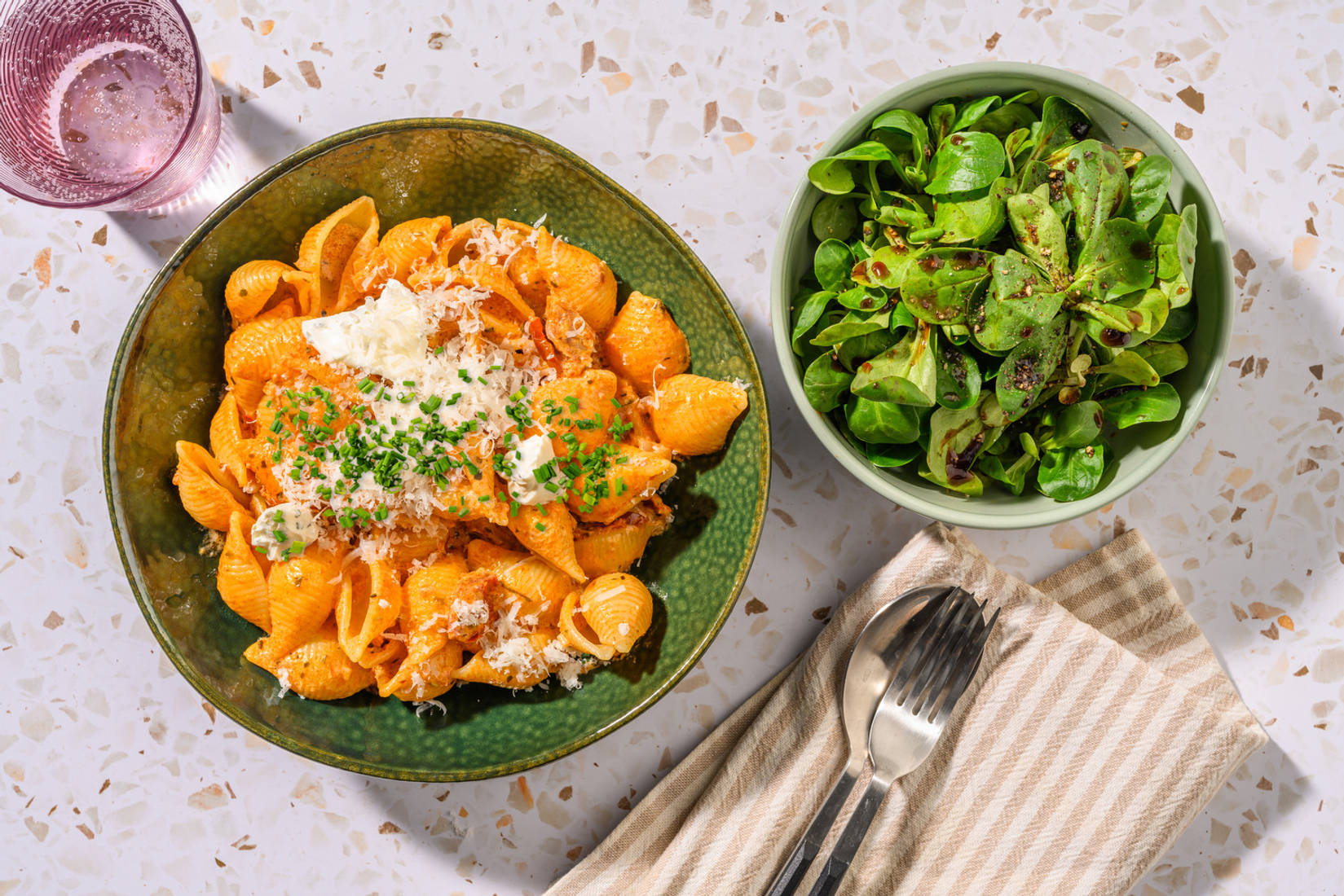 Conchiglie pesto rouge & duo de fromages