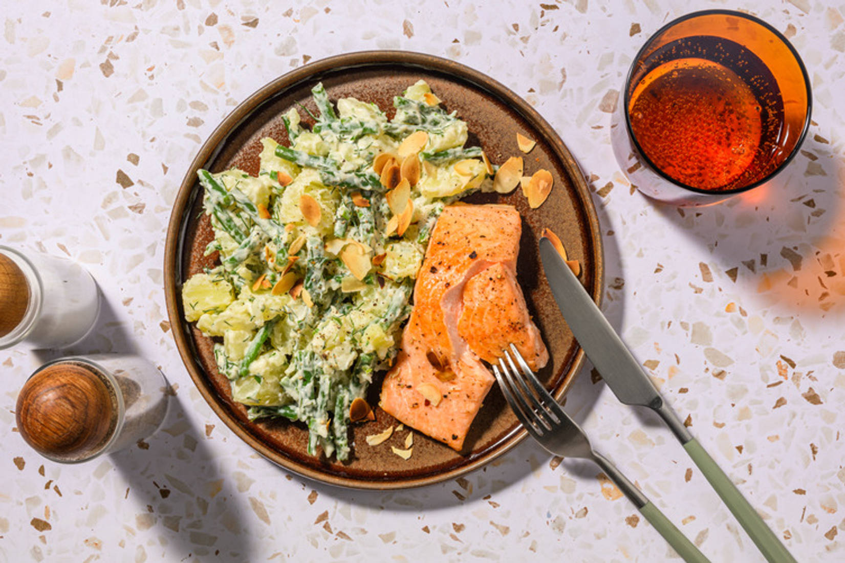 Saumon poêlé & sa salade scandinave