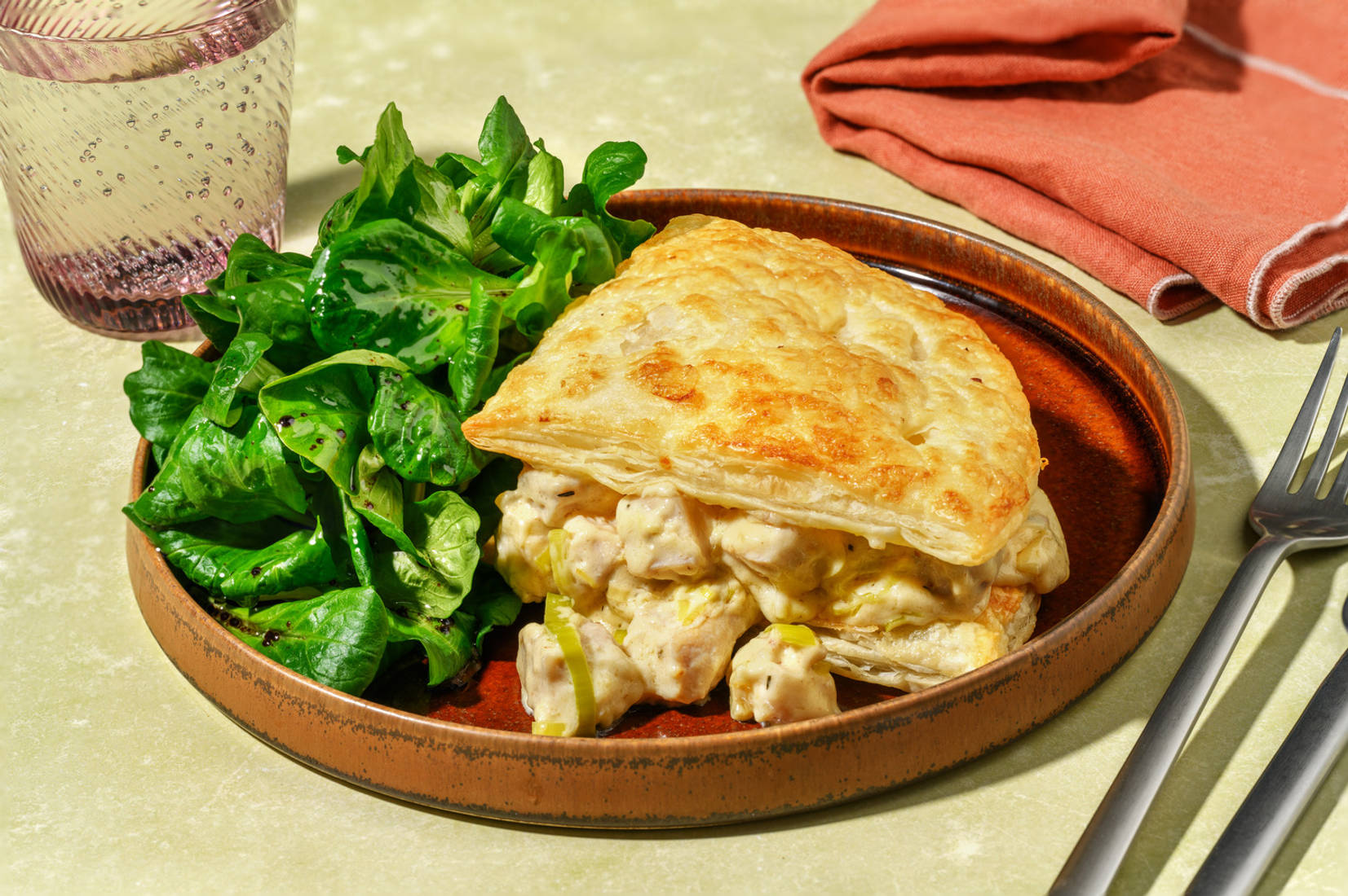 Feuilleté de poulet, gouda & thym