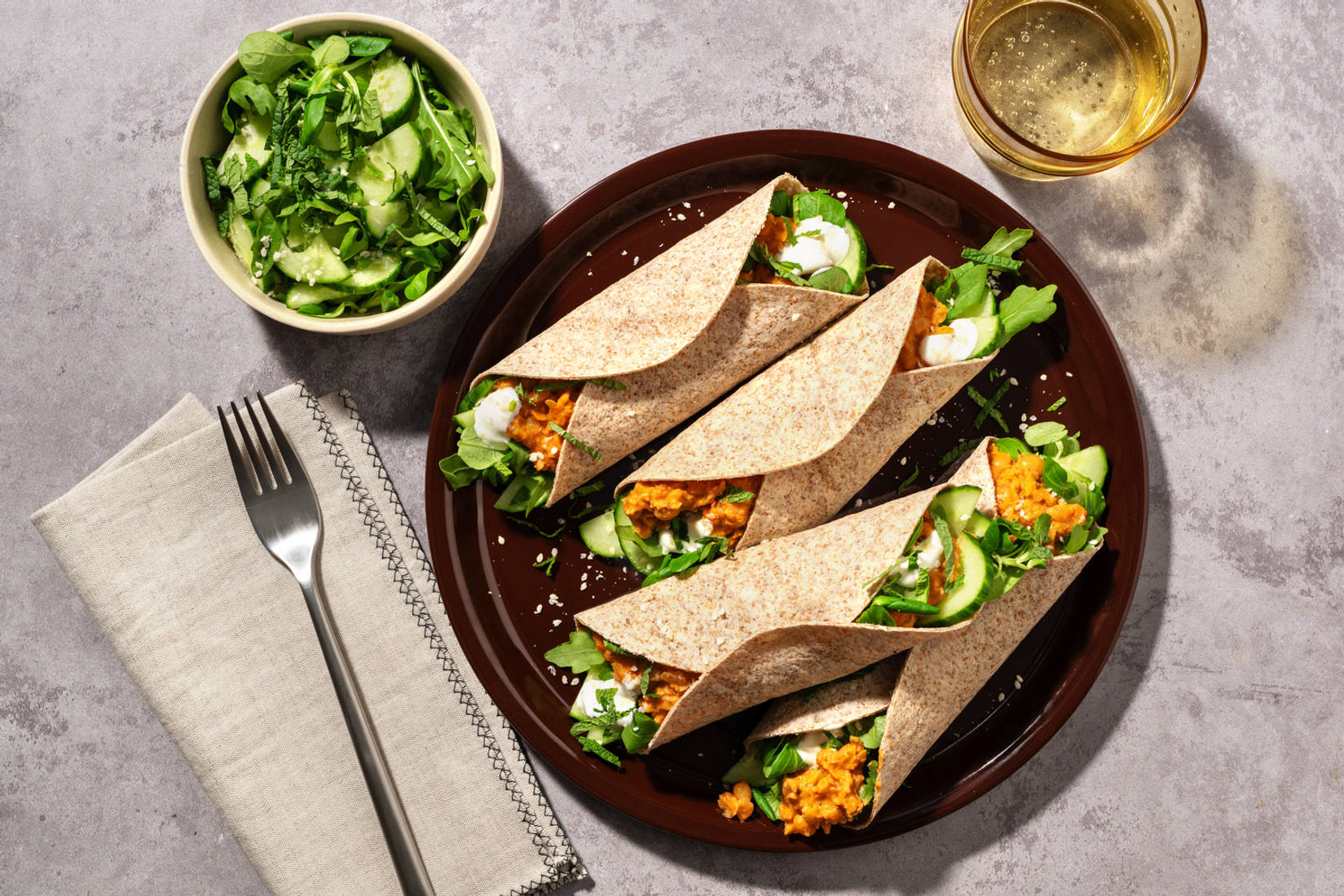 Romige wraps met kikkererwten en yoghurtsaus