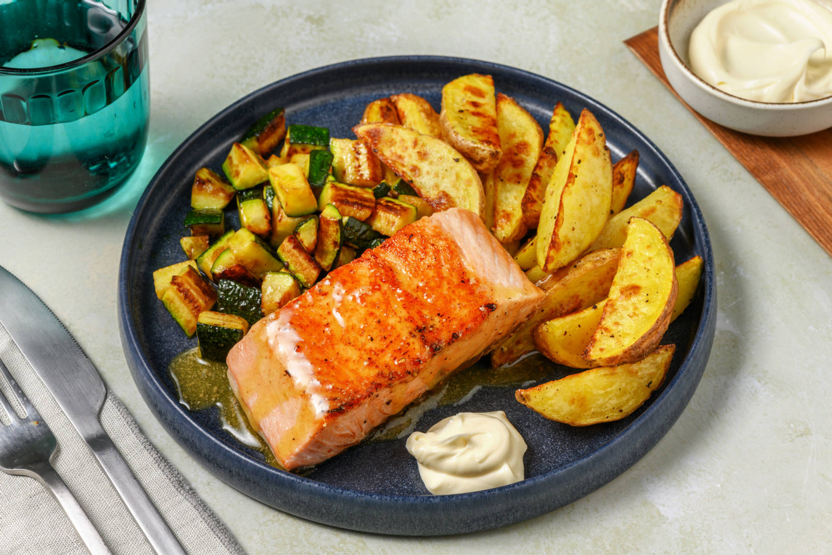 Filetto di salmone e salsa alla francese