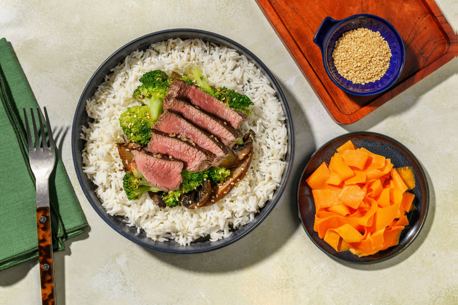 Bibimbap mit Gochujang-Rindersteak vom Weiderind