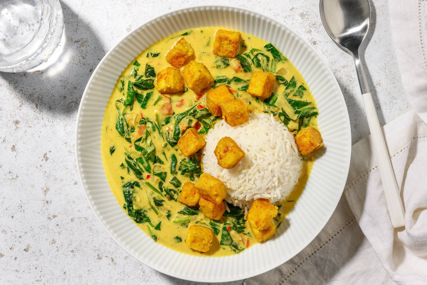 Tofu met kurkuma en romige kokoscurry