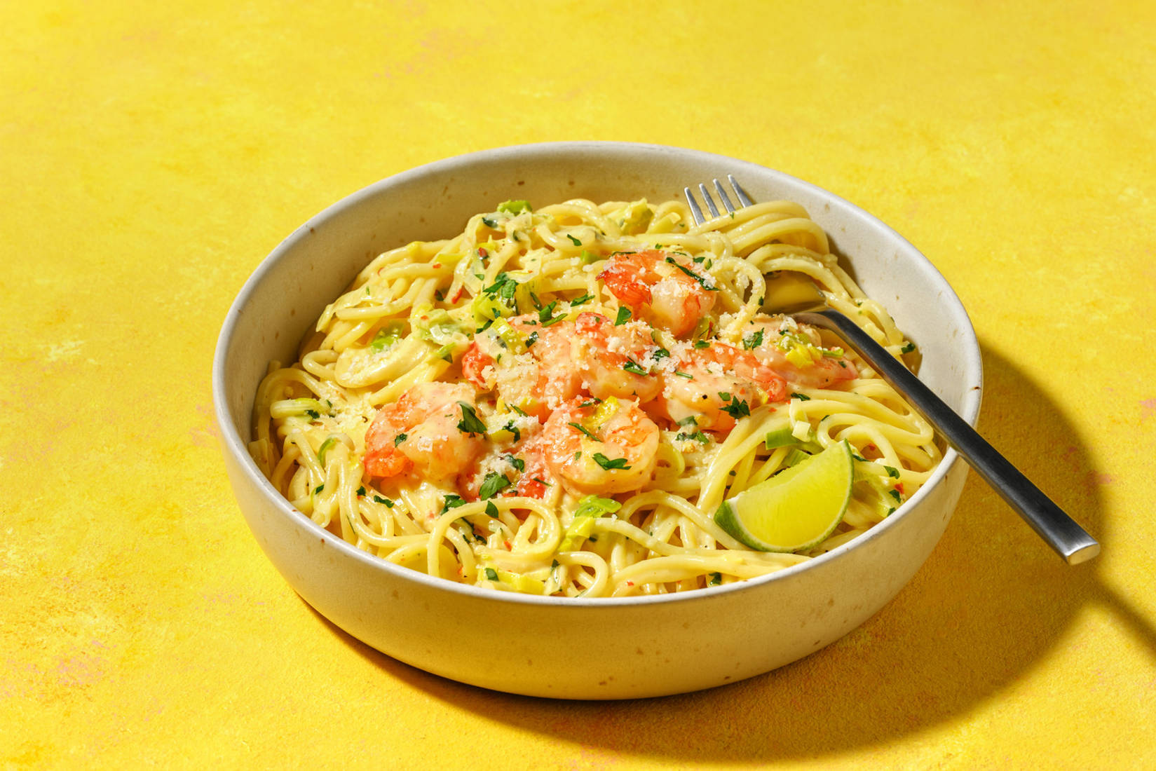 Crevetten auf Spaghetti in frischer Rahmsauce