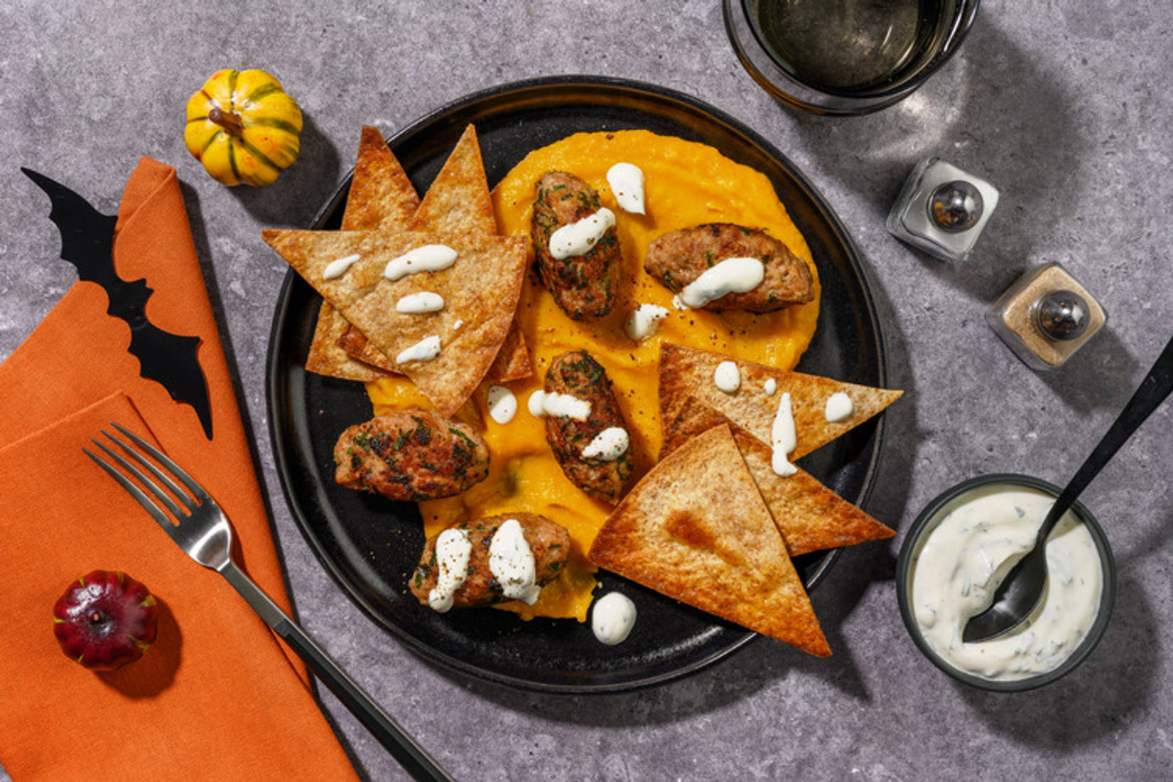 Polpette di carne speziate su 'pozione' alla zucca