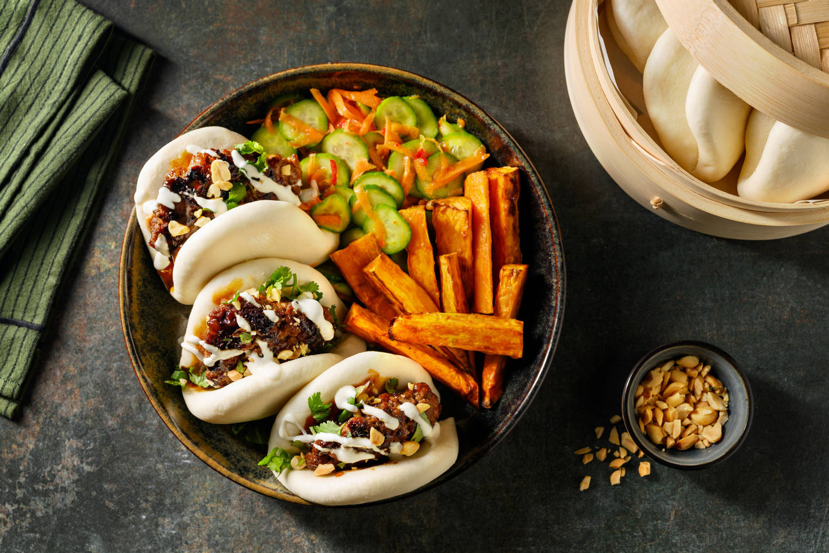 Baos au porc & sauce asiatique sucrée