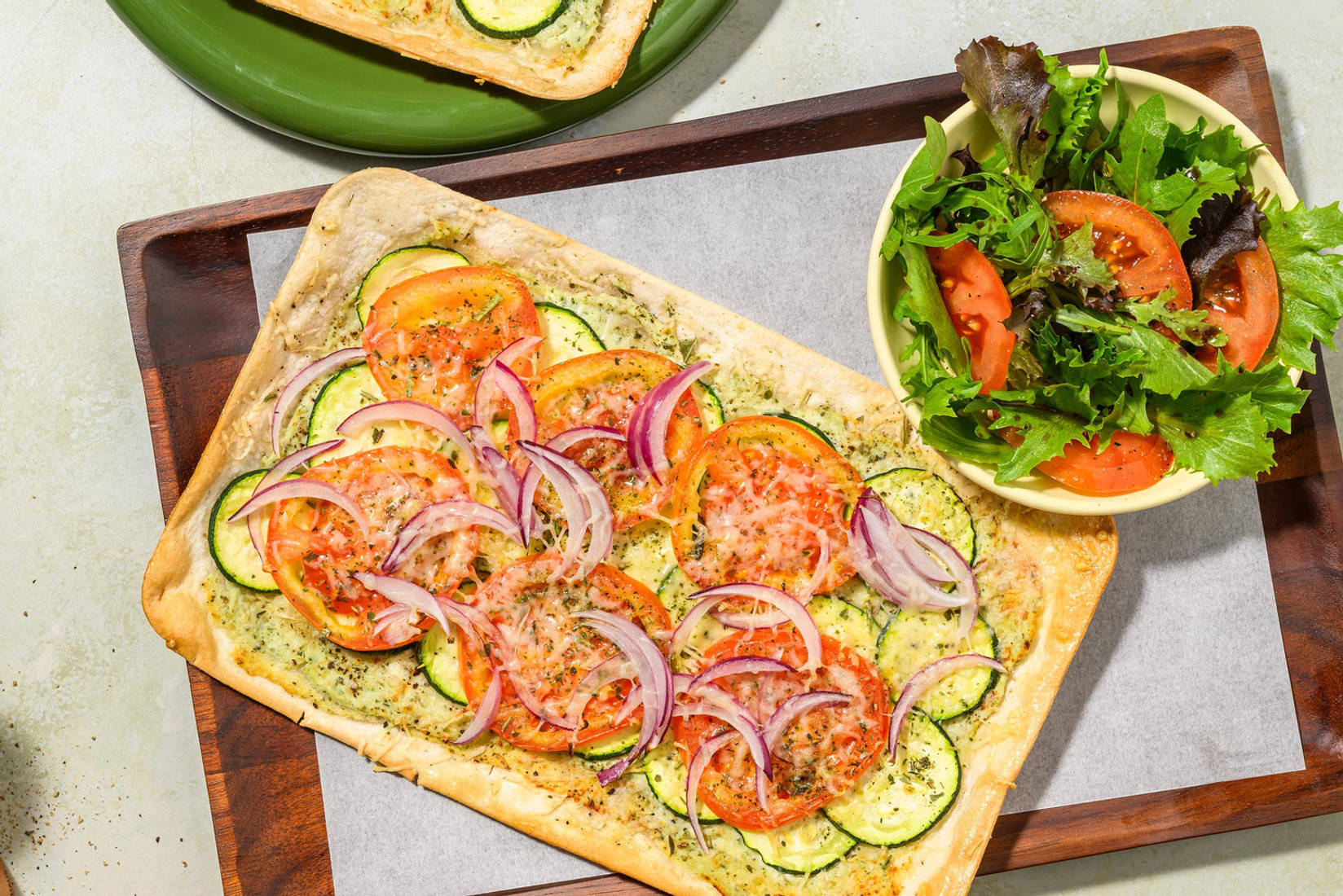 Flammkuchen Romana mit Basilikum-Ricotta-Creme