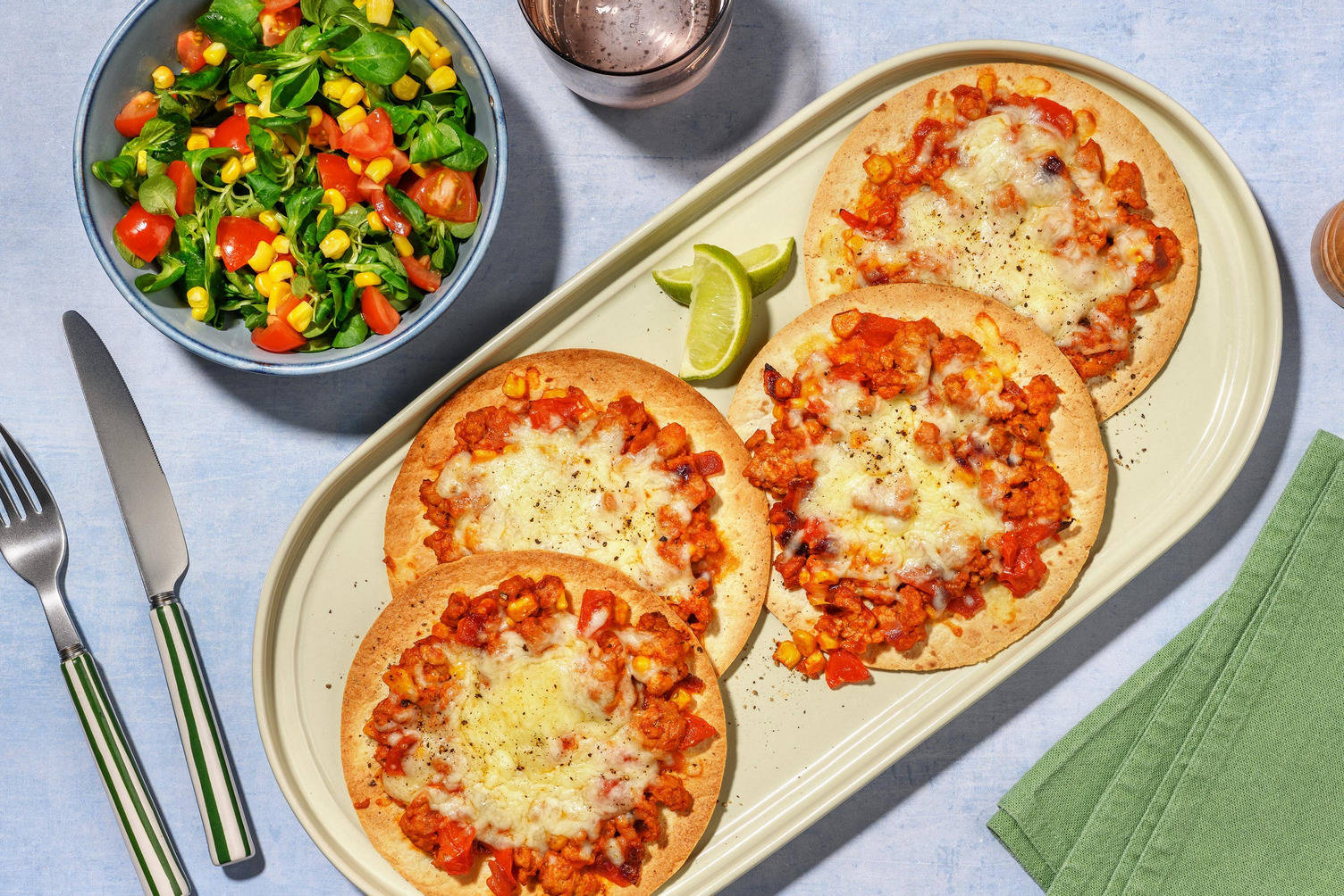 Cheesy tostada's met kip