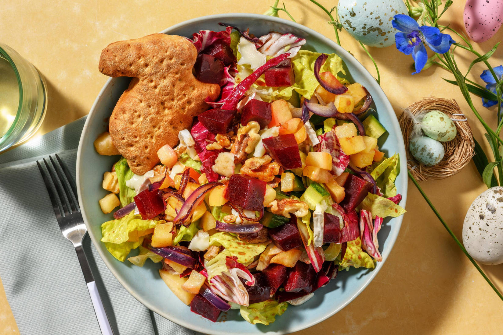 Salade au fromage de chèvre et vinaigrette balsamique à la fraise
