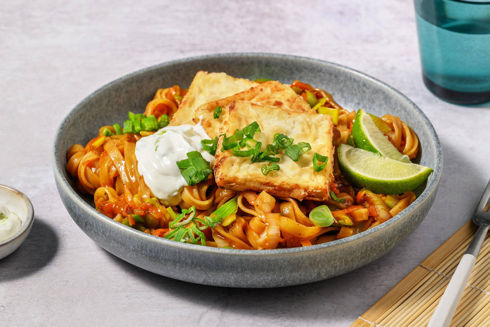 Nudelpfanne mit crispy Sweet Chili Tofu