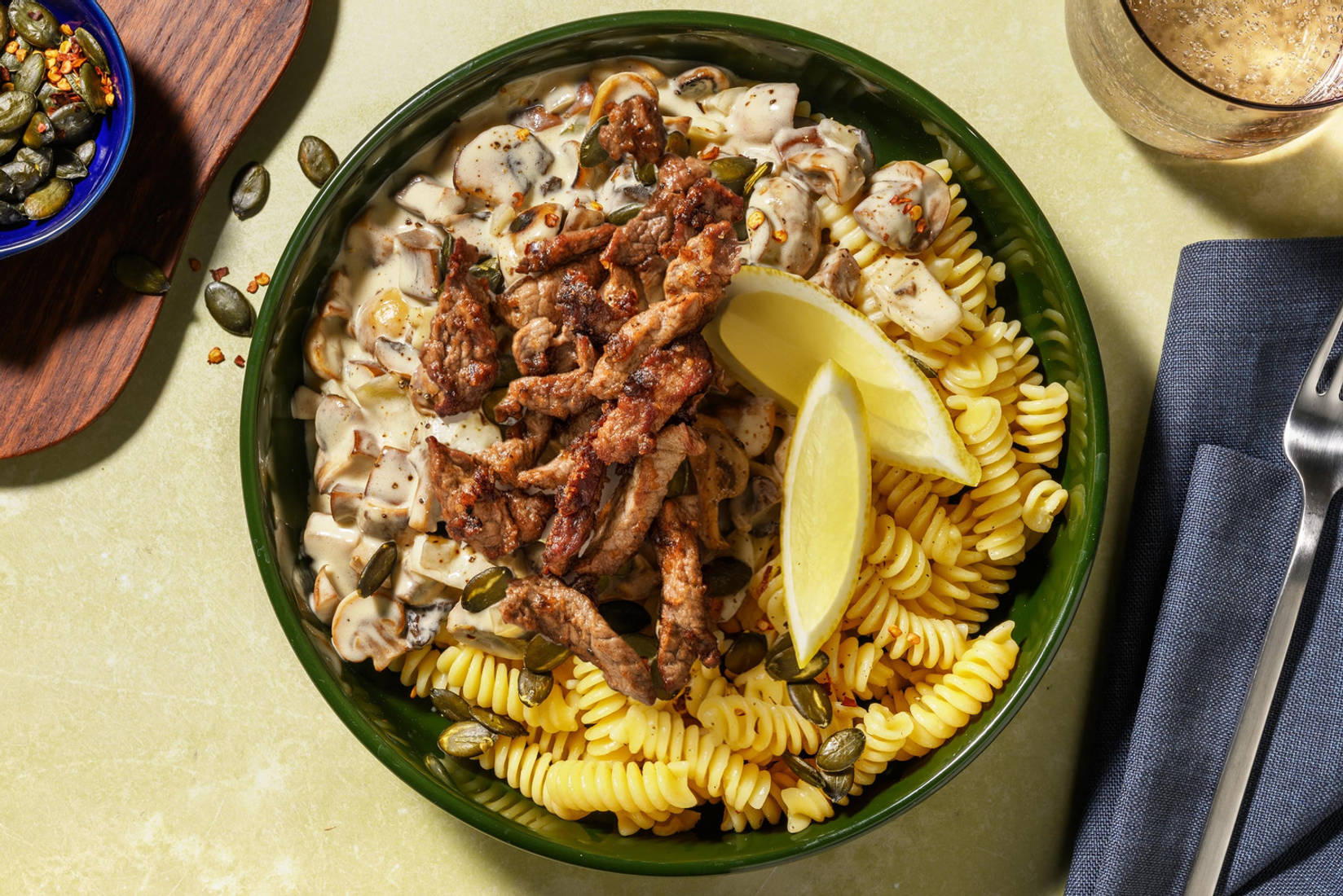 Portobello-Stroganoff mit extra Bio-Schweinestreifen 