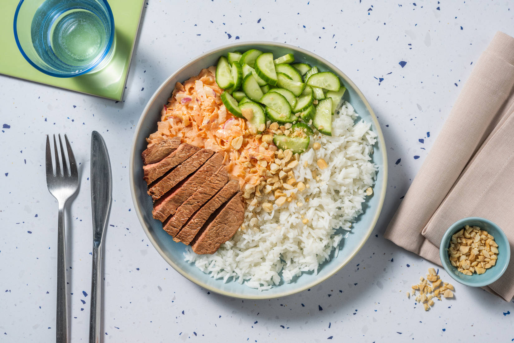 Vietnamesische Hoisin-Bowl mit Rindersteak