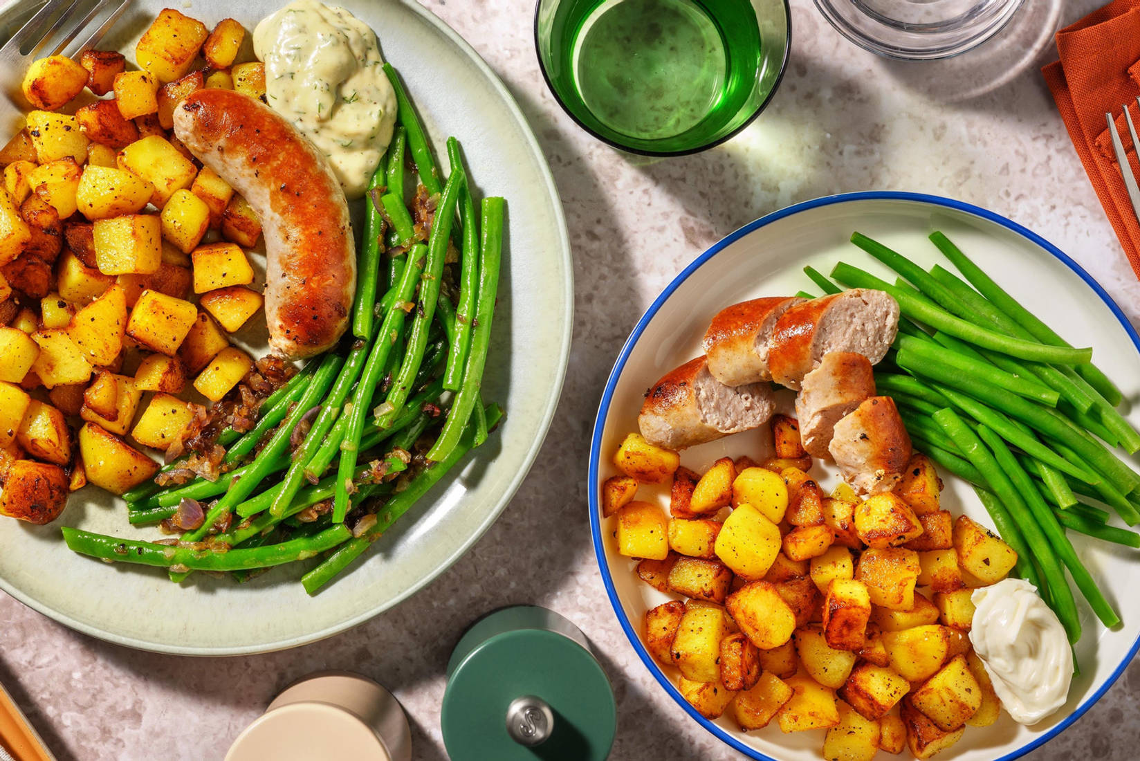 Saucisse de porc, pommes de terre et haricots verts