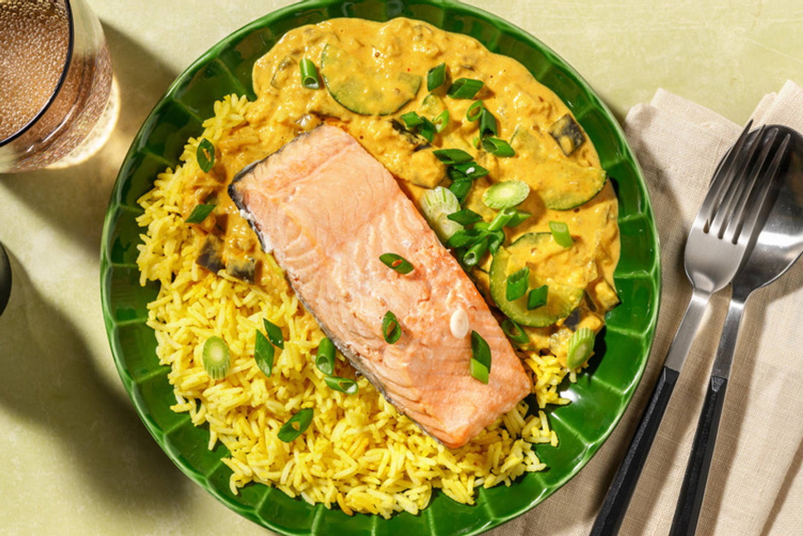 Lachs in Thai-Curry-Soße