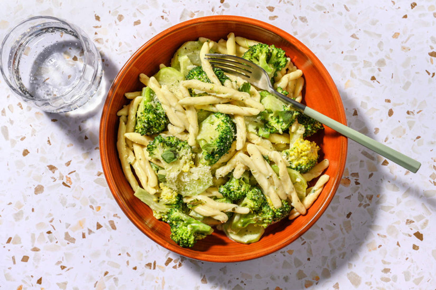 One-Pot Strozzapreti mit Broccoli-Käse-Sauce