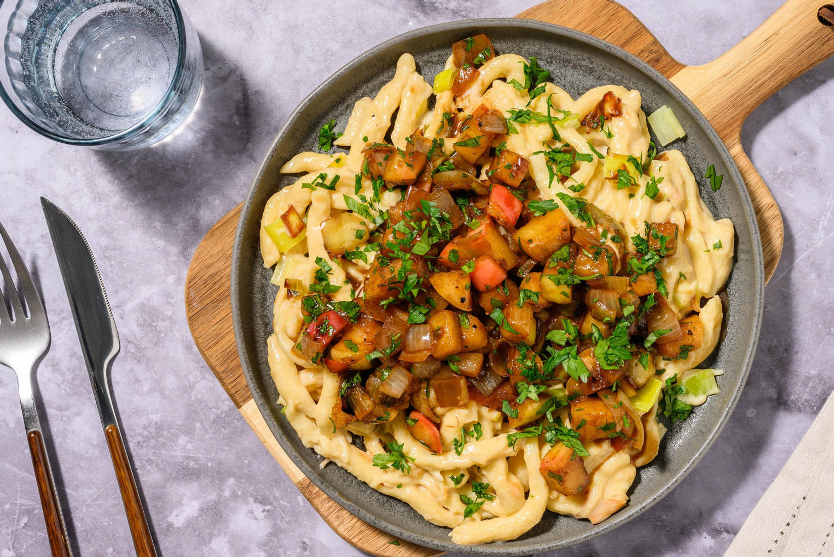 Spätzle in Raclette-Käse-Soße