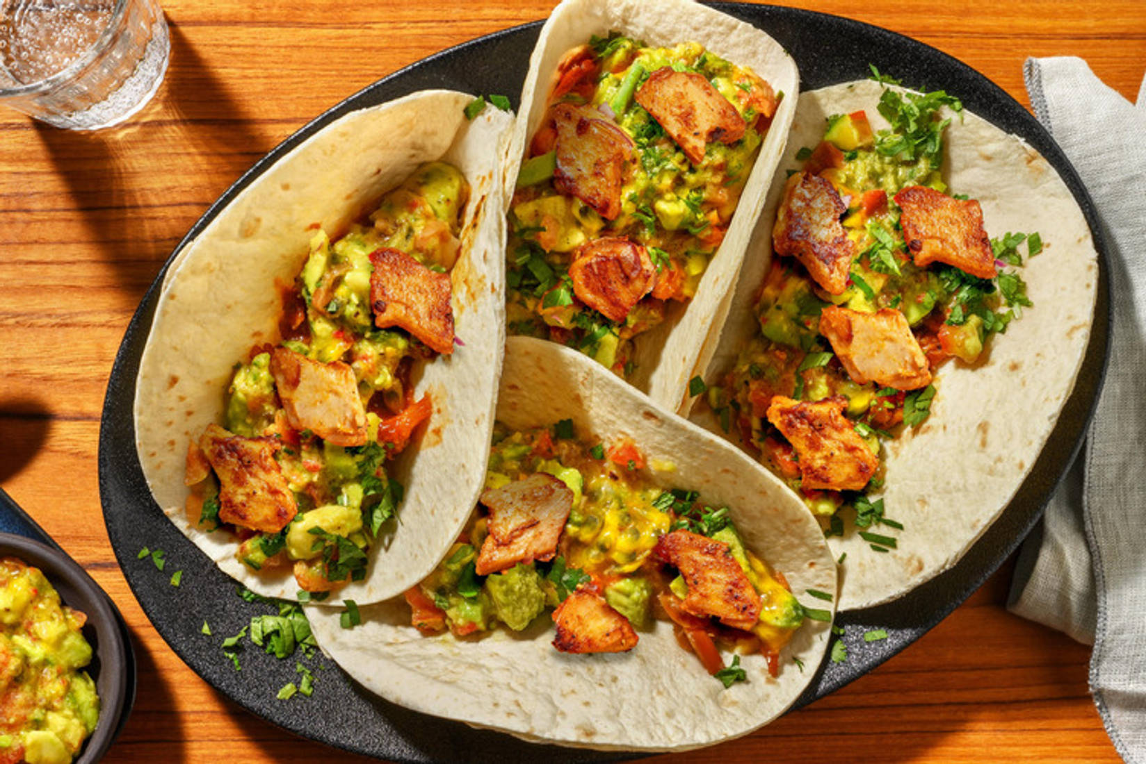 Gefüllte Tacos mit veganen Filetstücken