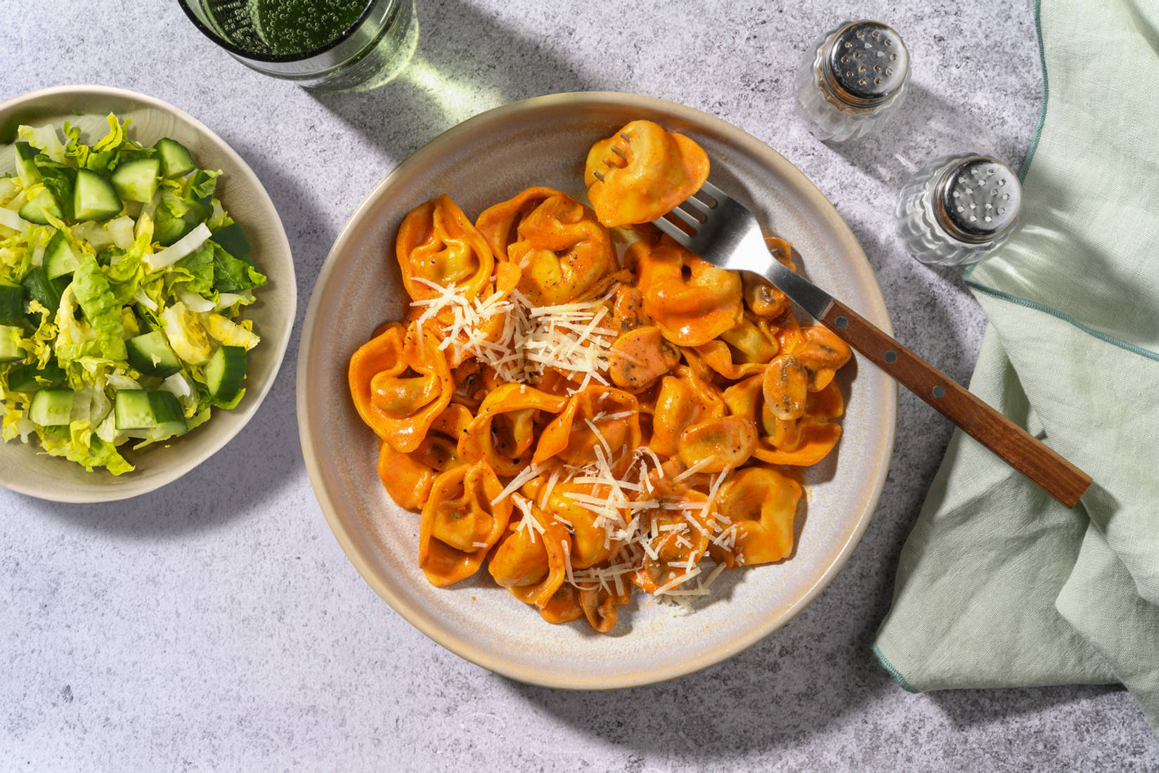 Creamy Gochujang Spinach & Ricotta Tortelloni