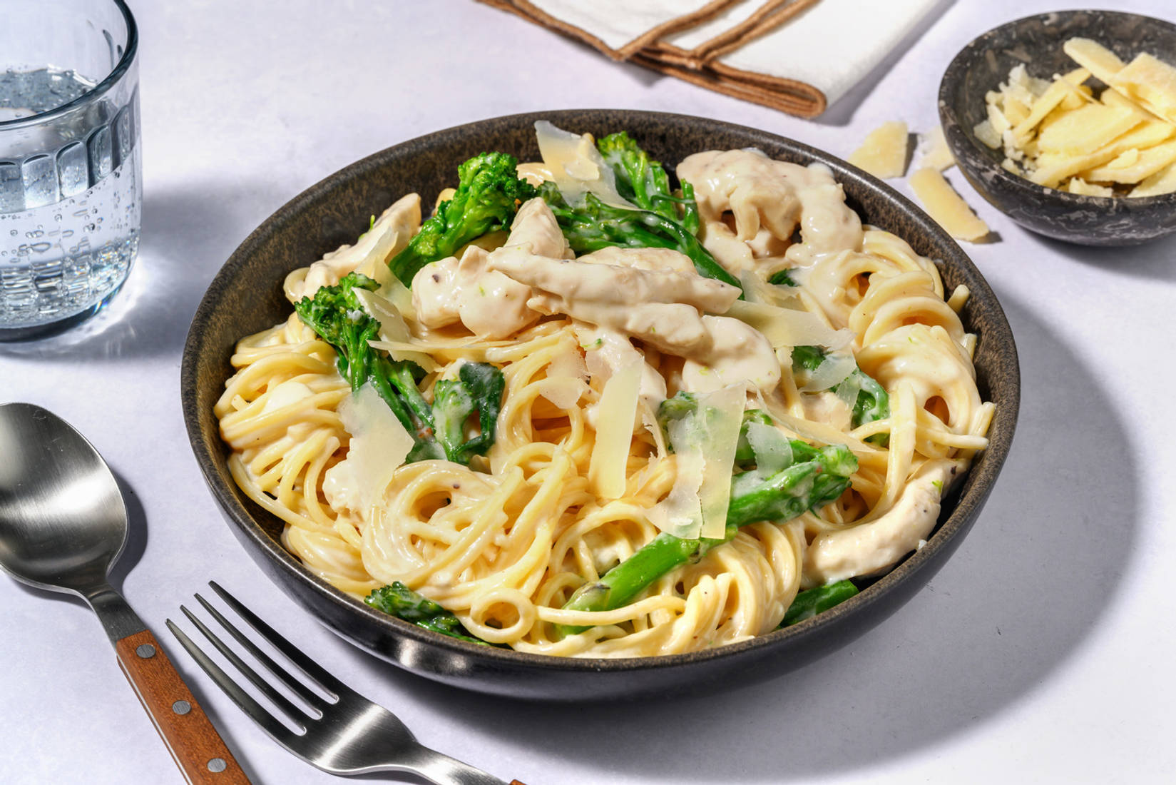 Spaghetti nach Carbonara Art mit Hähnchen