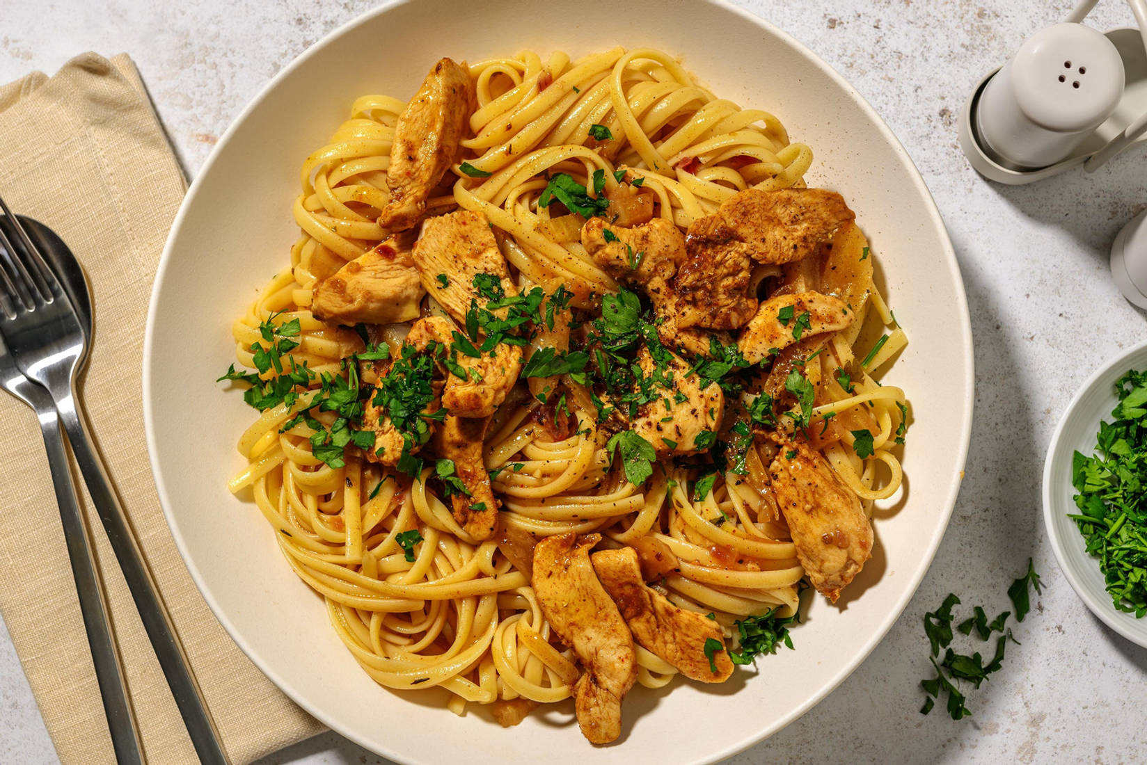 Linguine mit Knoblauch-Hähnchen und Fenchel