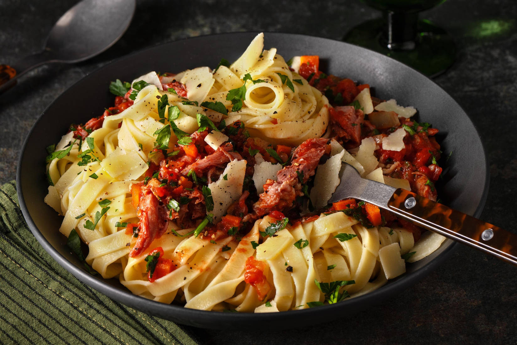 Eendenragù met rode wijn en verse tagliatelle