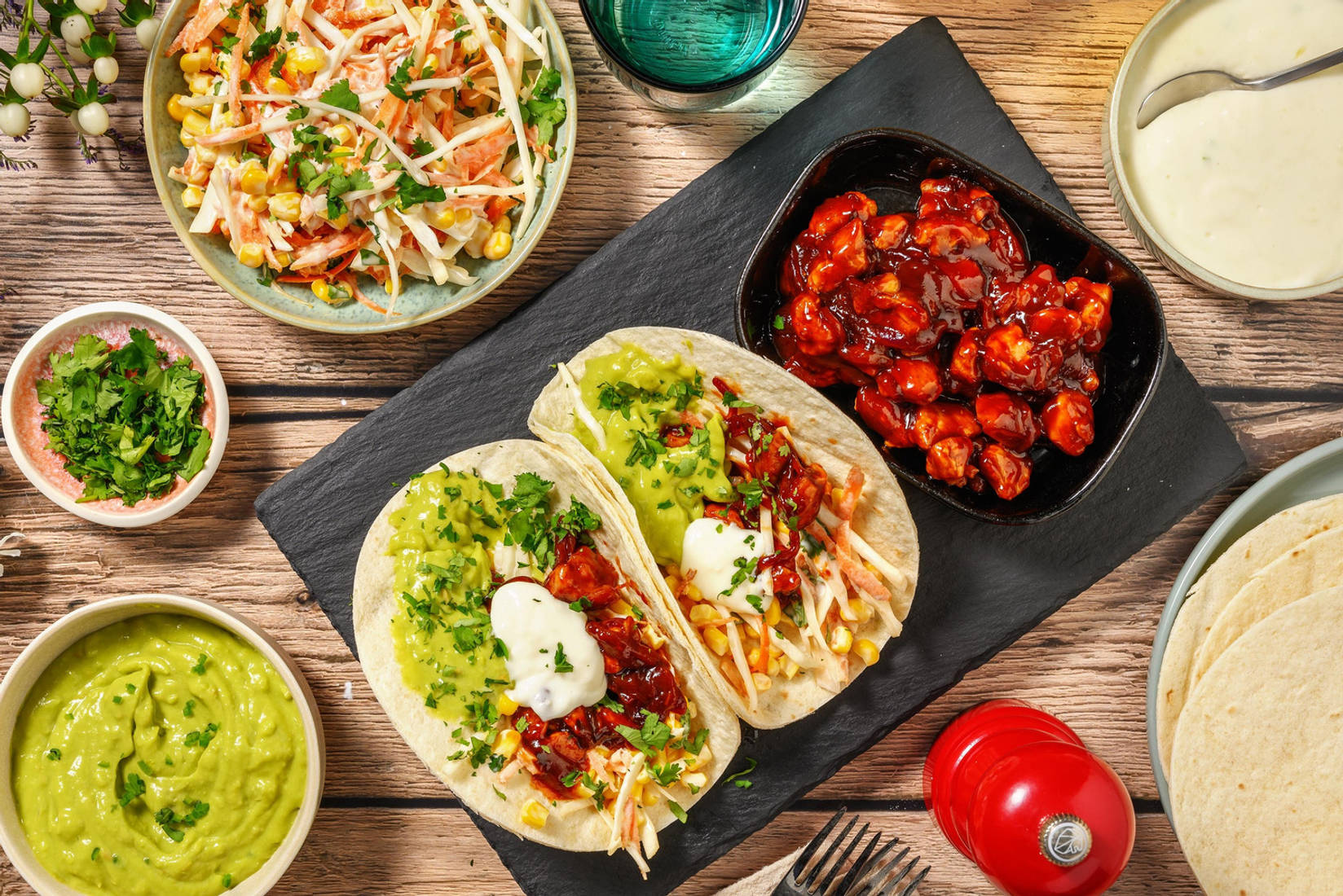 Loaded BBQ taco's met varkenshaas en avocadodip