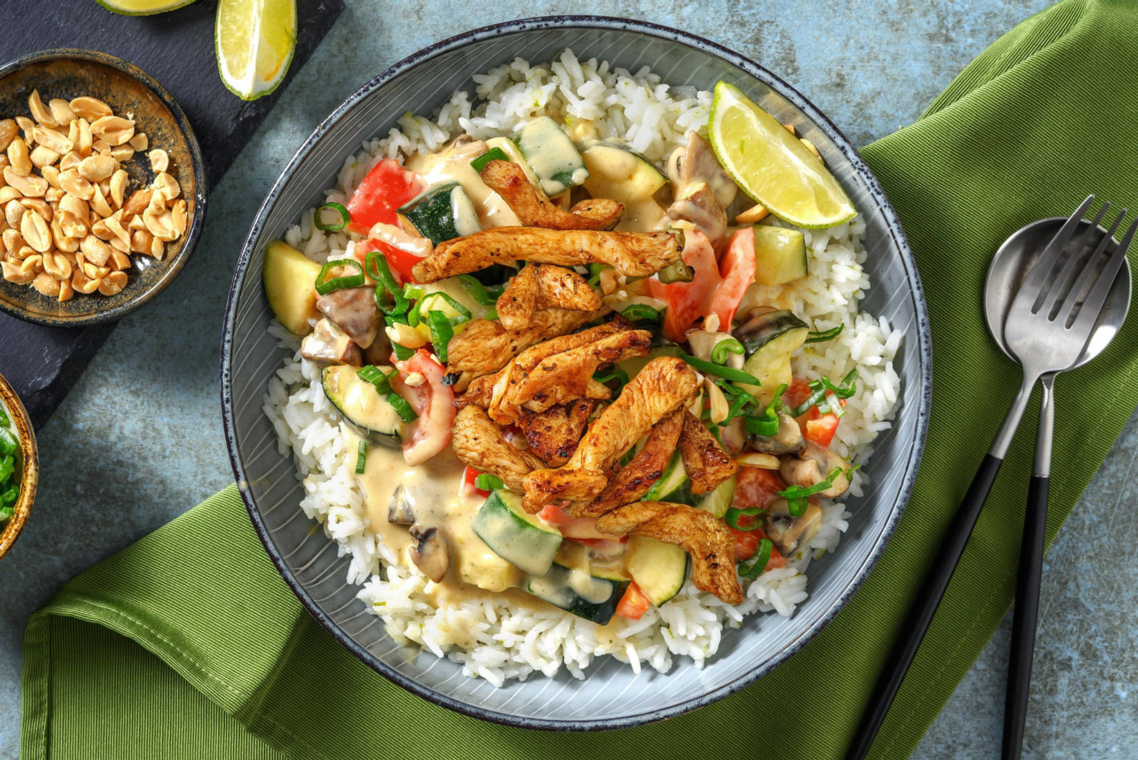 Scharfes grünes Gemüsecurry mit extra Hähnchen