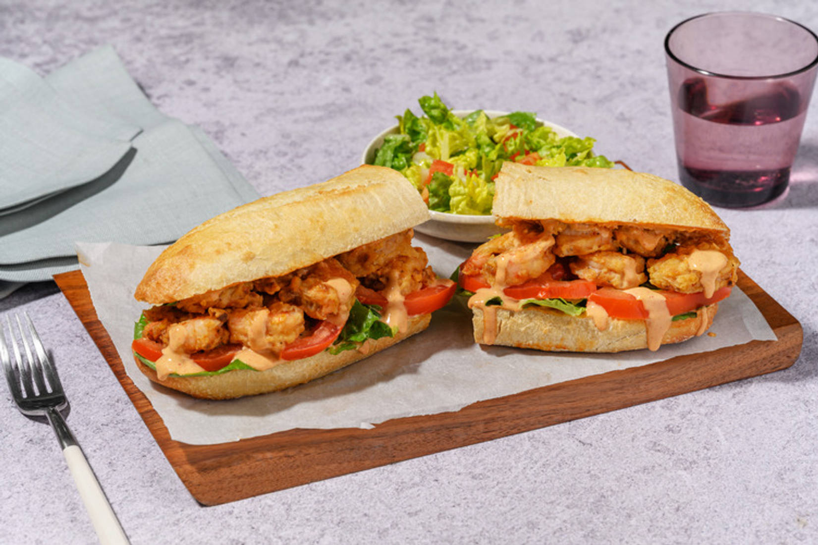 Po'boy de Luisiana: bocadillo picante de langostinos