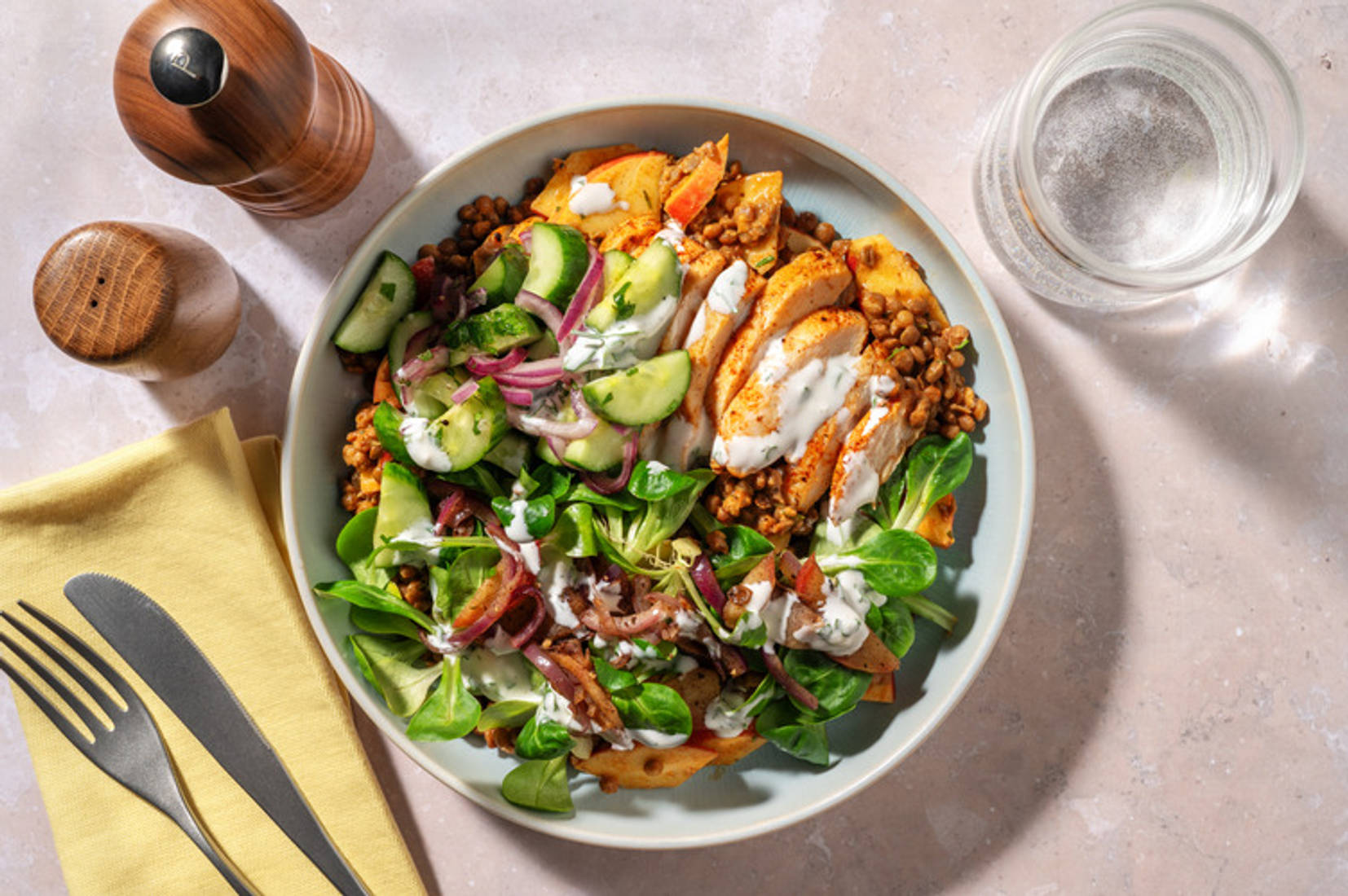 Bunter Linsensalat mit veganem Chick-Eria Filet,