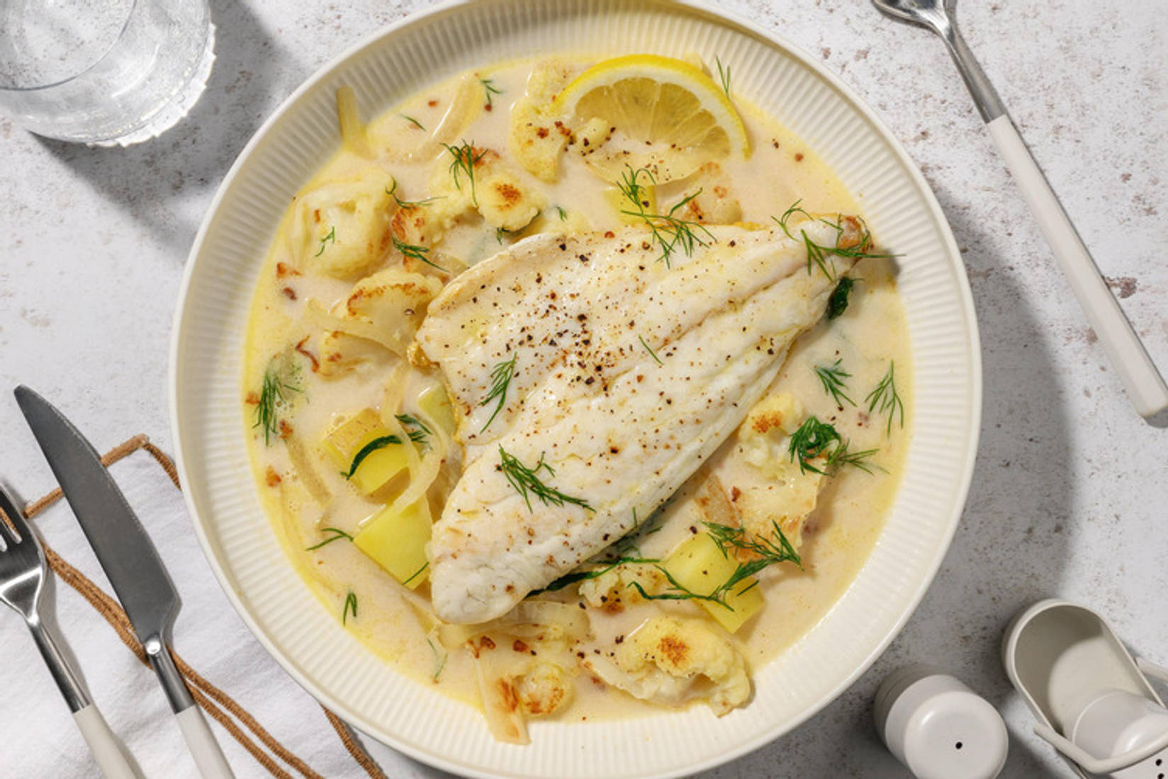 Filetto di branzino e patate in umido alla svedese