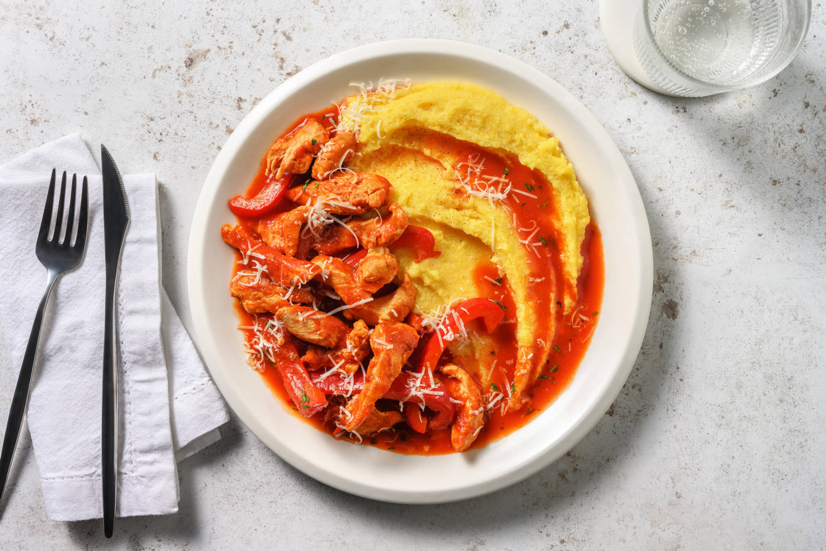 Hurtig ostepolenta og kylling