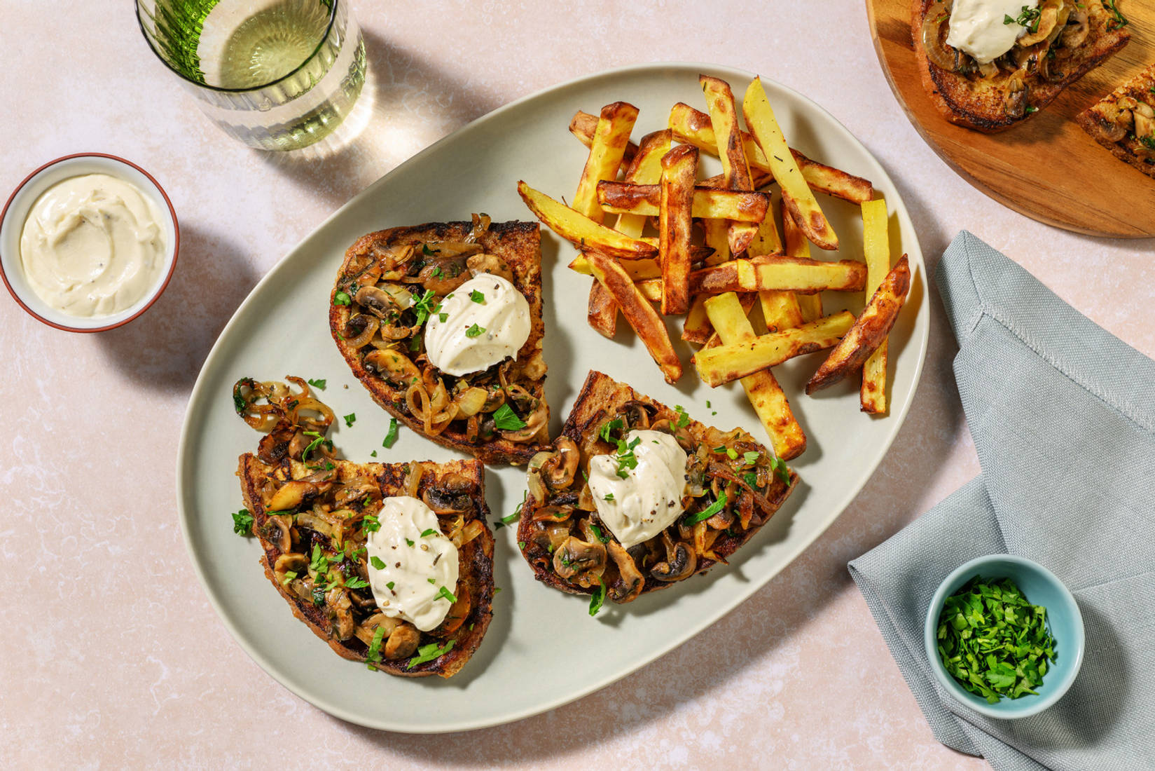 Pain perdu salé aux champignons & frites
