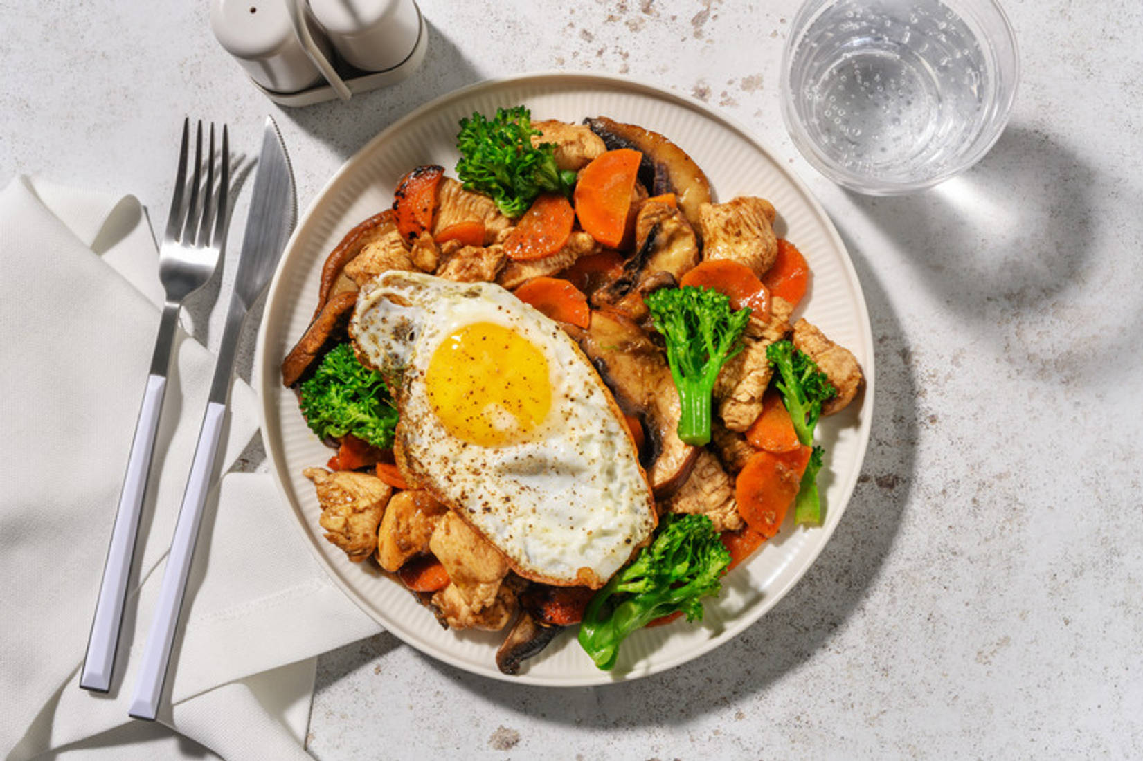 Poulet & légumes sautés à la sauce umami
