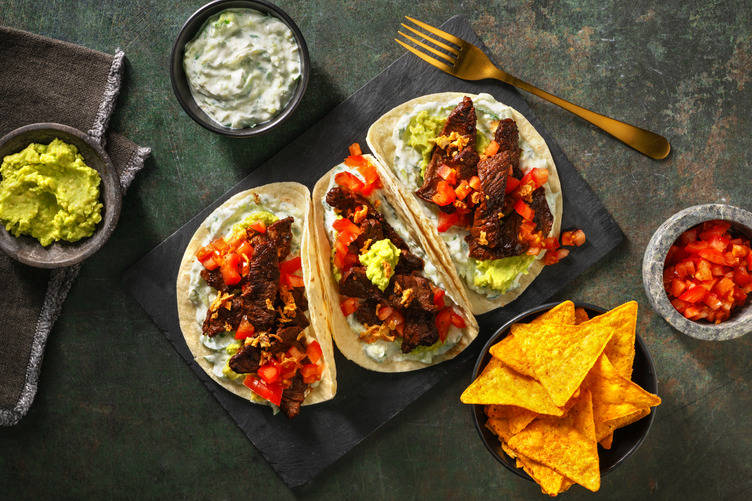 Tacos del mediterráneo de ternera con harissa y miel