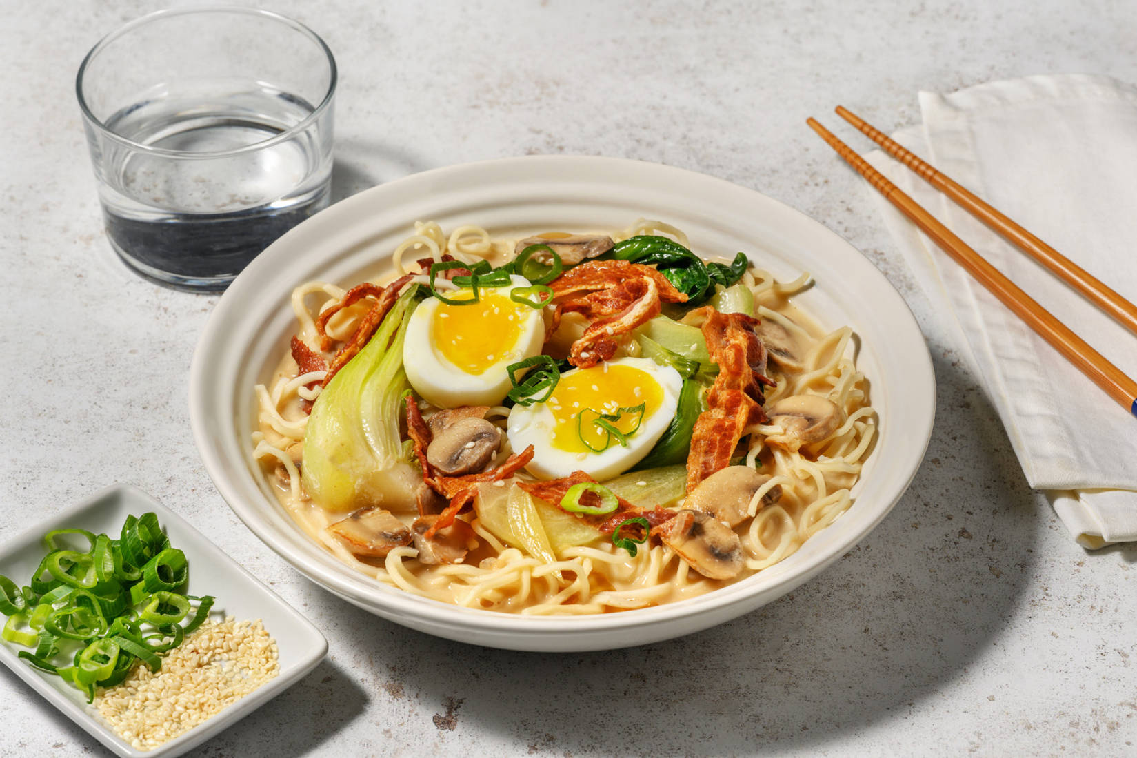 Soupe de nouilles complètes au porc & pak choï