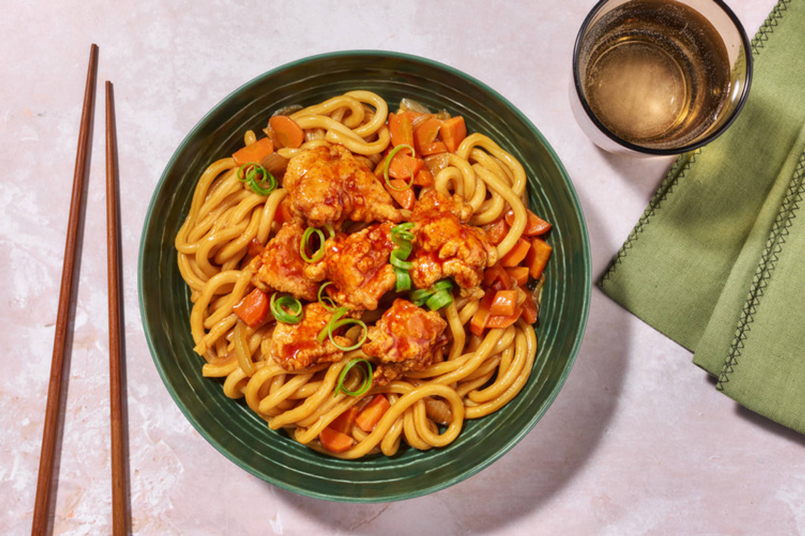 Pollo frito coreano con salsa picante 