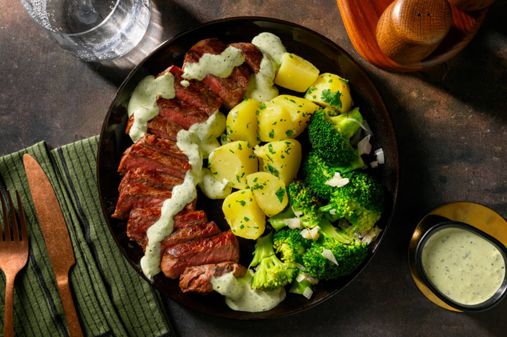 Hirschsteak mit Frankfurter Grüner Soße