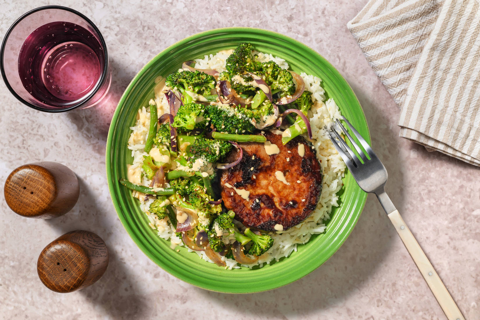 Veggie bulgogiburger met zoete Aziatische saus