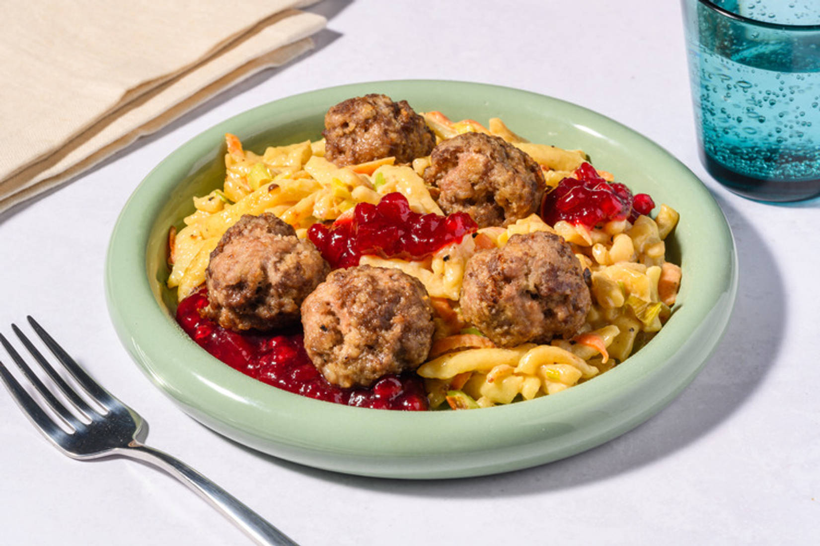 Blitzschnelle Bio-Köttbullar mit Spätzle