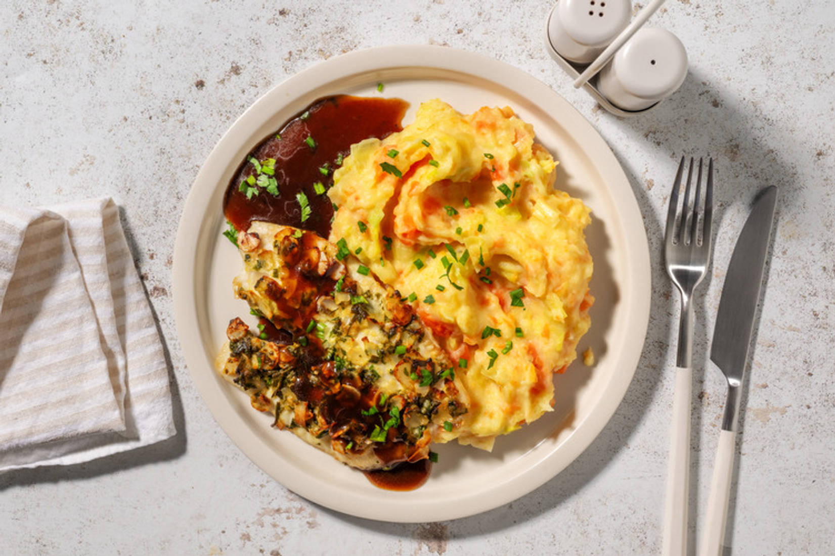 Tilapia-Fisch mit Kräuter-Mandel-Kruste