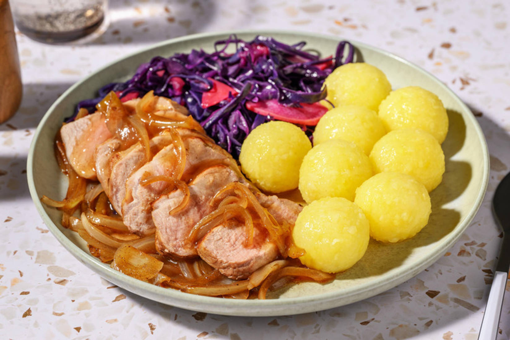 Bio-Schweinefilet mit Mini-Knödeln und Demi Glace