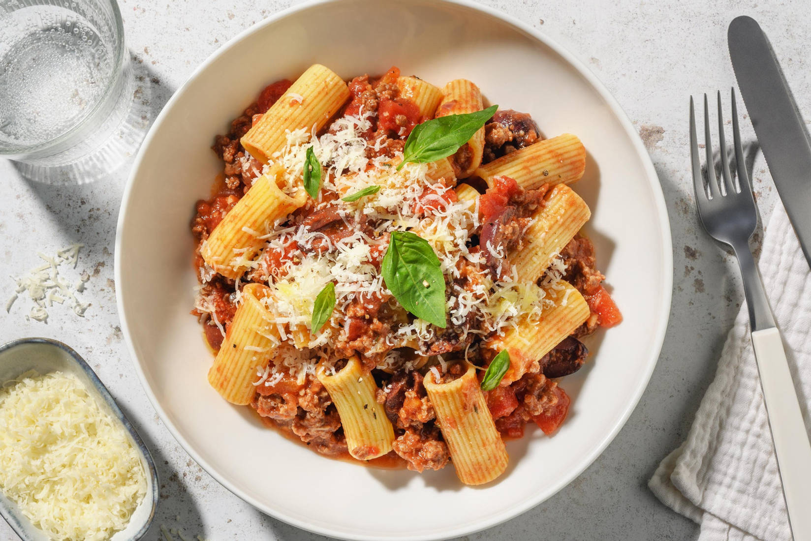Pasta in Bio-Rinderhack-Tomatensoße