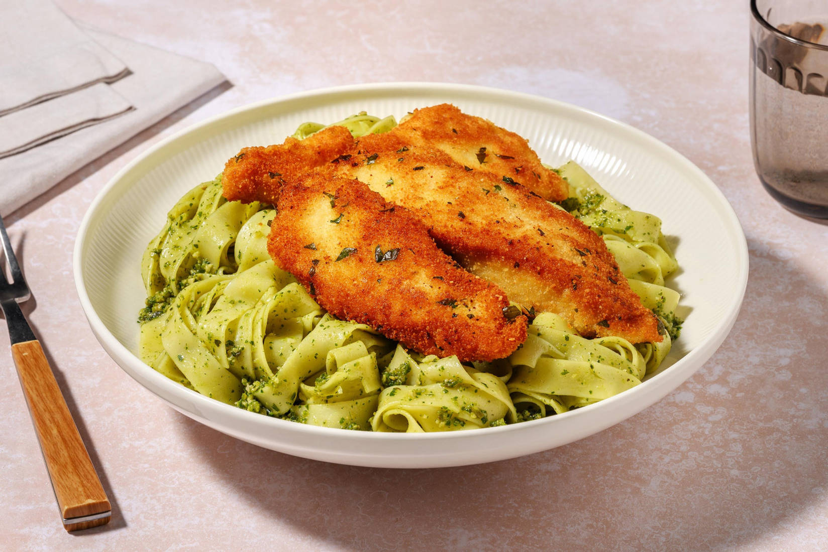 Pouletfilets in Kräuterpanade