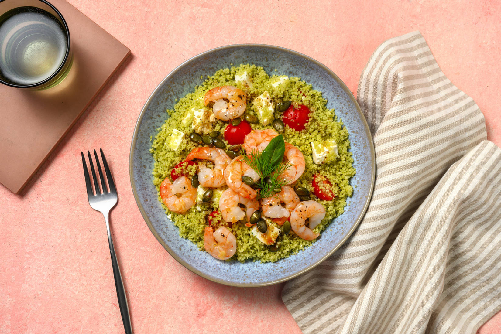 Ensalada tibia de cuscús con langostinos