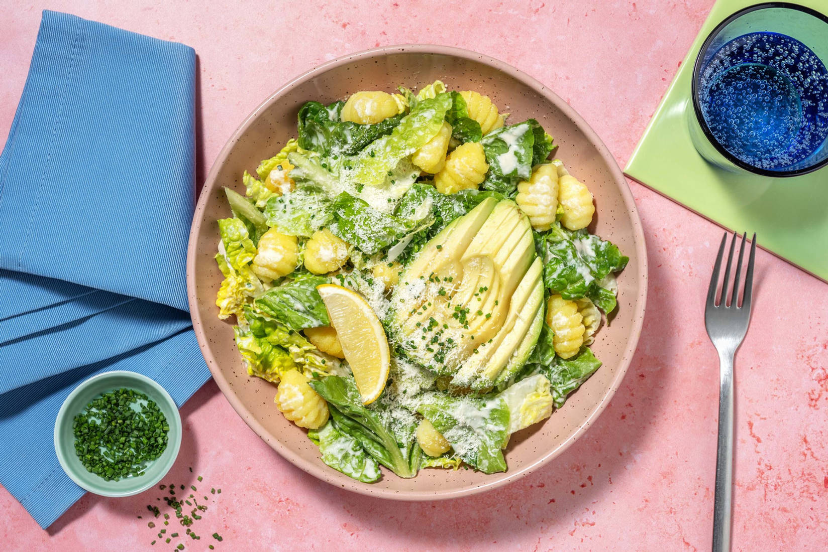 Gnocchi-Salat mit Avocado