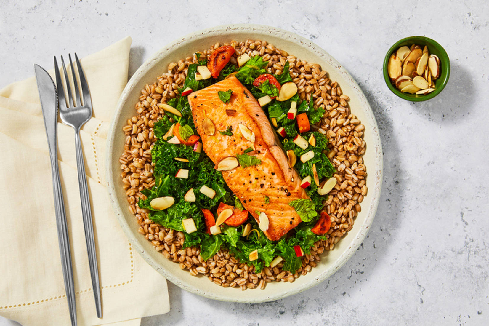 Choix des nutritionnistes : Bols fermiers au double saumon et au farro