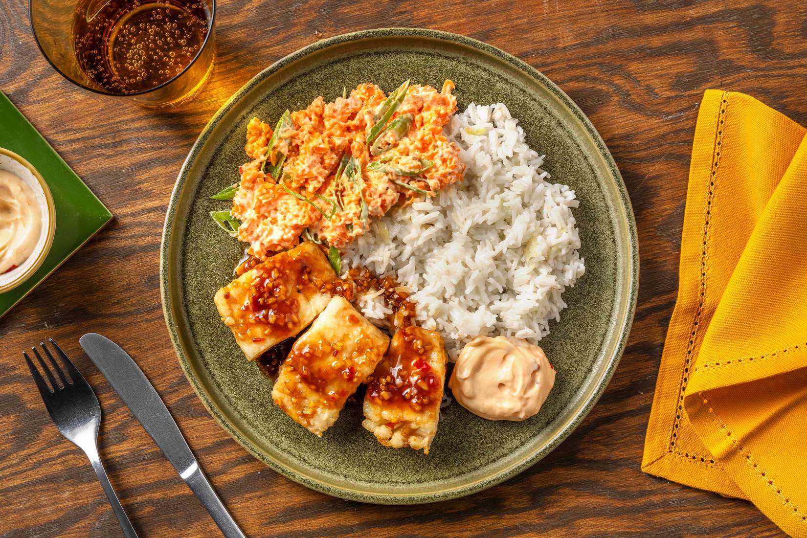 Asiatisch glasierter Seelachs auf Sesamreis